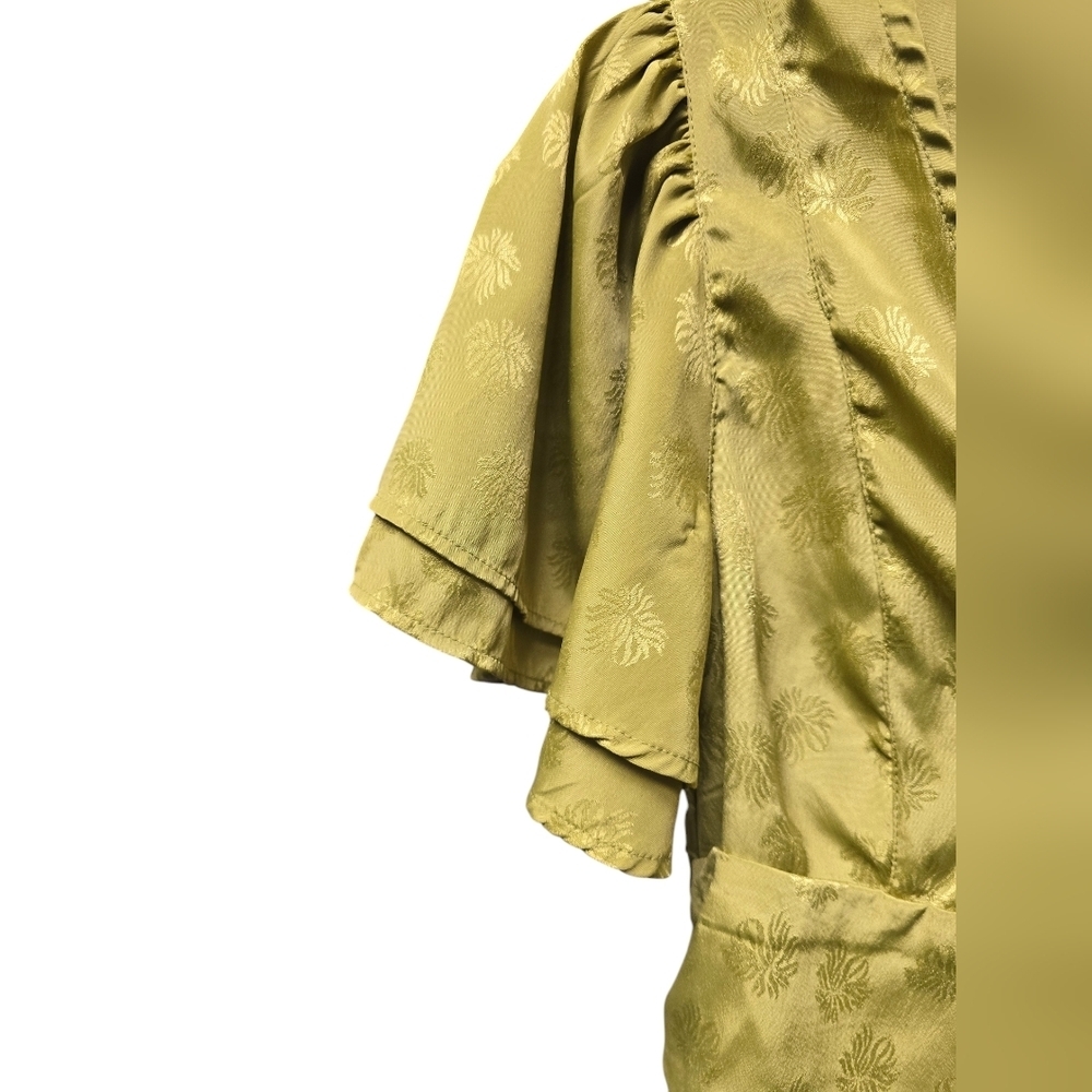 Urban Outfitters Webster Jacquard Flutter Sleeve Cropped Top Size M Gold Casual - Picture 5 of 9